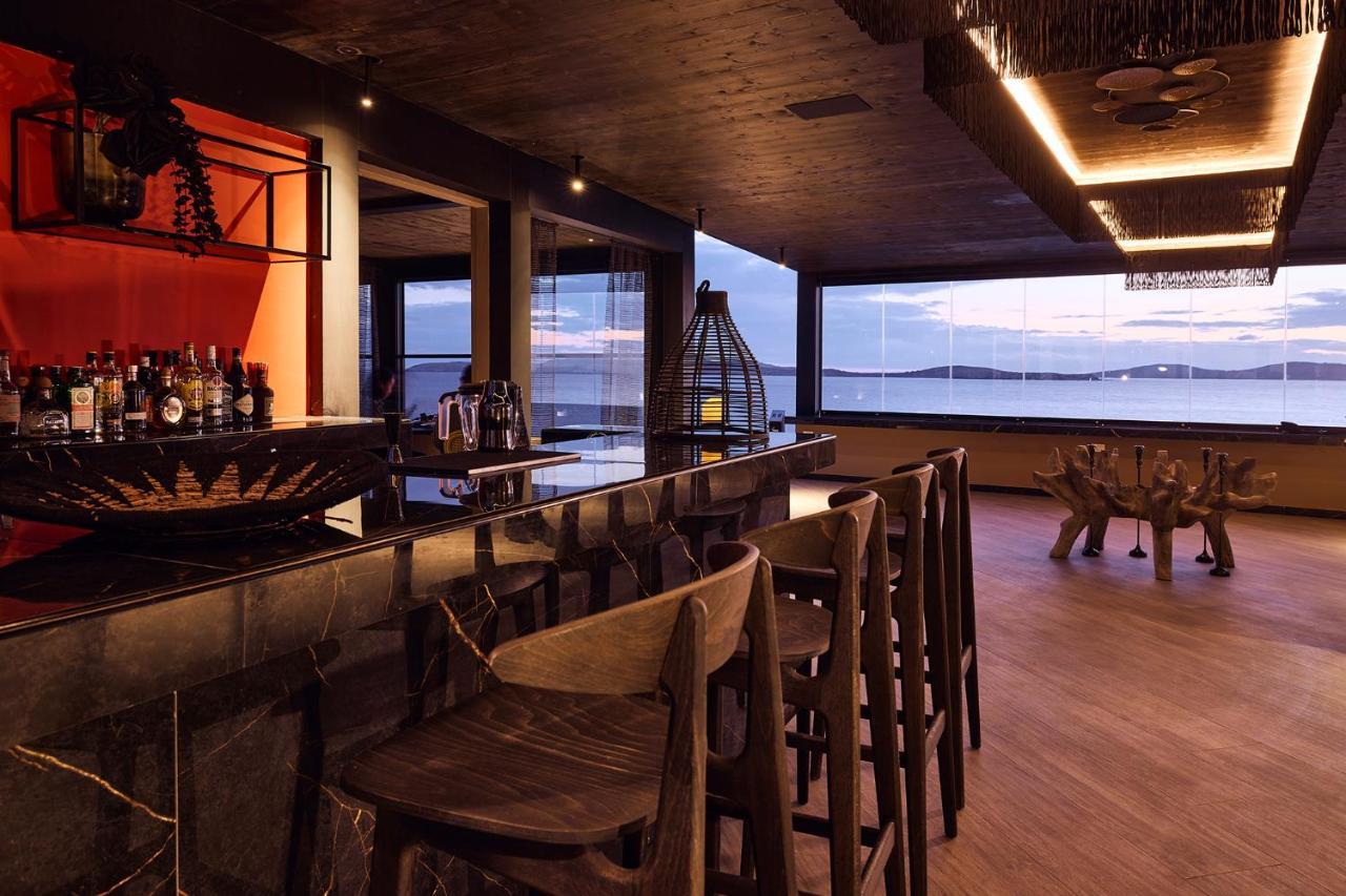 Amazon Mykonos Suites & Spa Agios Ioannis Diakoftis Extérieur photo